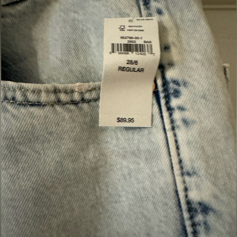 NWT Gap wide legged distressed baggy jeans. - Picture 6 of 7